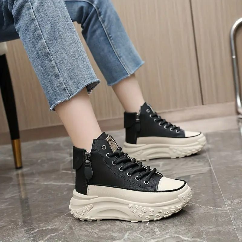 OU XING URBAN: Lluvia afuera. Estilo intacto.